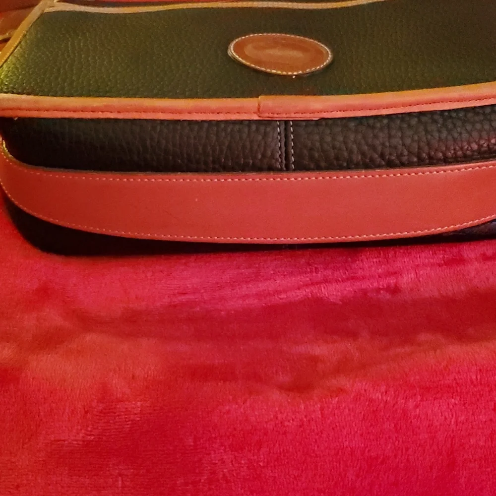 VINTAGE DOONEY PEBBLE LEATHER CROSSBODY. - Picture 3 of 8